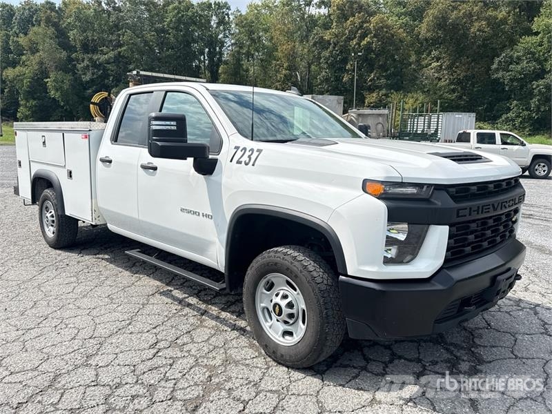 Chevrolet Silverado 2500 4x4 Utility Truck Pikapai / Bortiniai sunkvežimiai