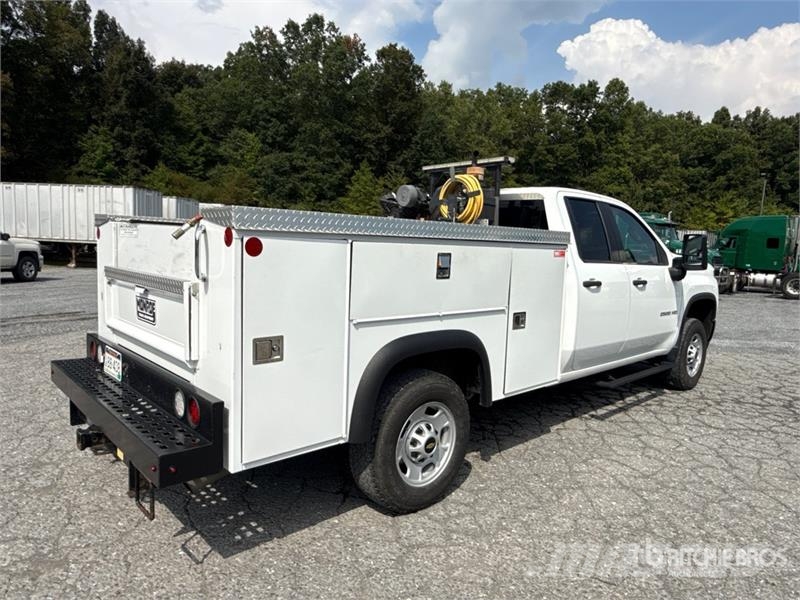 Chevrolet Silverado 2500 4x4 Utility Truck Pikapai / Bortiniai sunkvežimiai