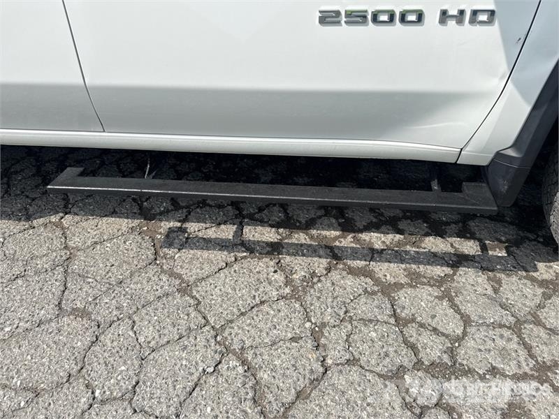 Chevrolet Silverado 2500 4x4 Utility Truck Pikapai / Bortiniai sunkvežimiai