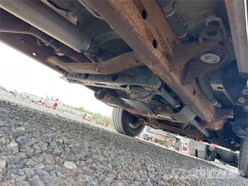 Chevrolet Silverado 2500HD 4x4 Extended Cab Utility Truck Pikaplar