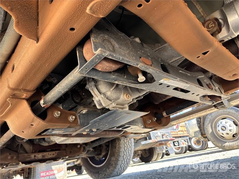 Chevrolet Silverado 2500 HD Custom 4x4 Crew Cab Pickup Furgoni altro