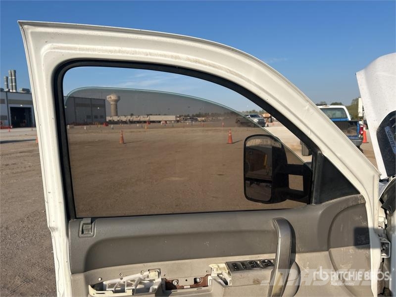 Chevrolet Silverado 2500 HD 4x2 Crew Cab Pickup 其他