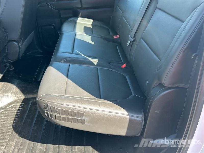 Chevrolet Silverado 2500 HD 4x4 Crew Cab Pickup (Inoperable) Citi