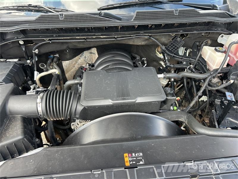 Chevrolet Silverado 2500HD 4x4 Extended Cab Utility Truck Pikaplar