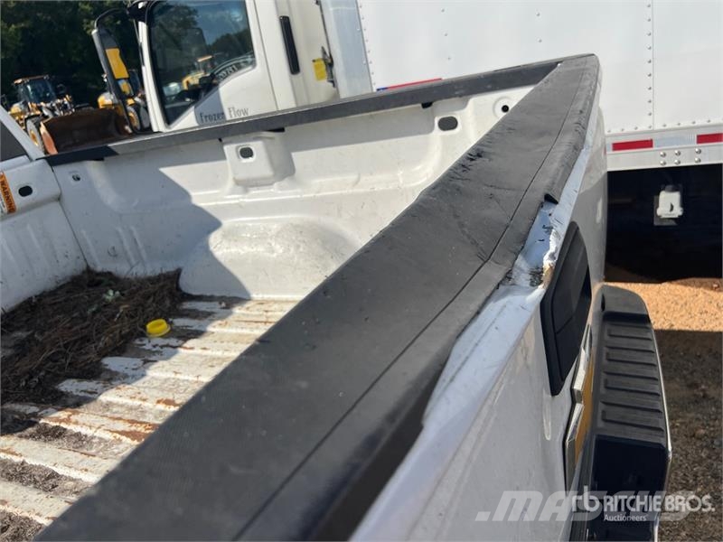 Chevrolet Silverado 2500HD 4x2 Crew Cab Pickup その他