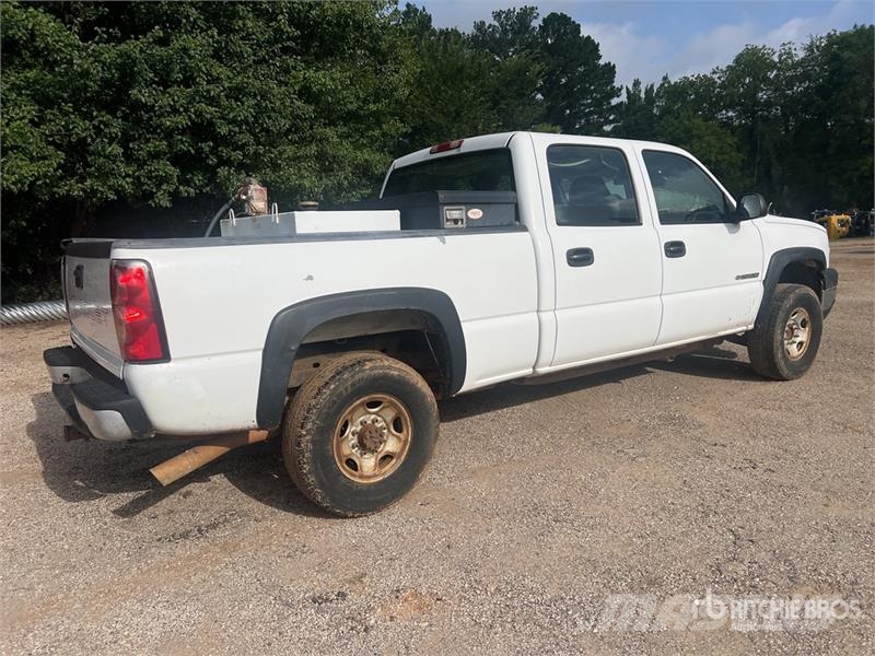 Chevrolet Silverado 2500HD 4x2 Crew Cab Pickup Altele