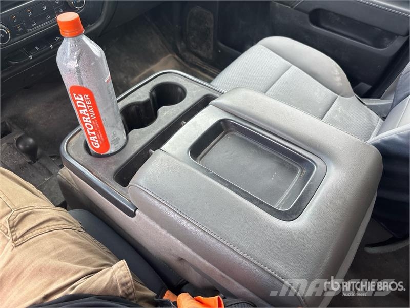 Chevrolet Silverado 2500 4x4 Crew Cab Pickup その他