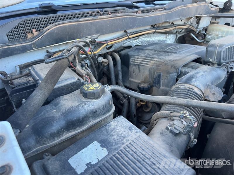Chevrolet Silverado 2500HD 4x4 Crew Cab Pickup 其他