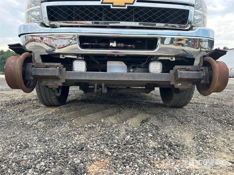 Chevrolet Silverado 2500HD 4x4 Crew Cab Utility Truck Pick up/Dropside