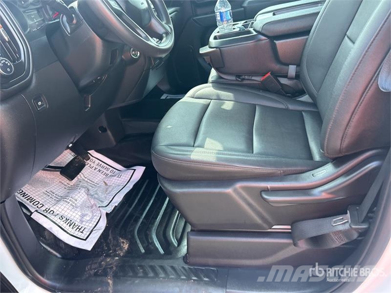 Chevrolet Silverado 2500 HD Z71 4x4 Dual Cab Pickup Övriga bilar