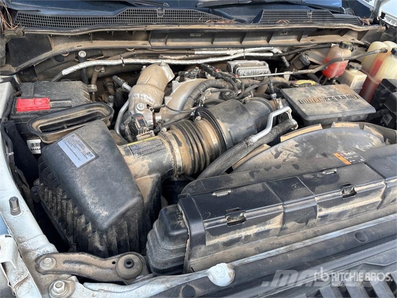 Chevrolet Silverado 2500HD LT 4x4 Crew Cab Pickup Drugi