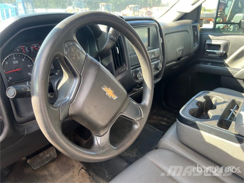 Chevrolet Silverado 2500HD 4x2 Crew Cab Pickup その他