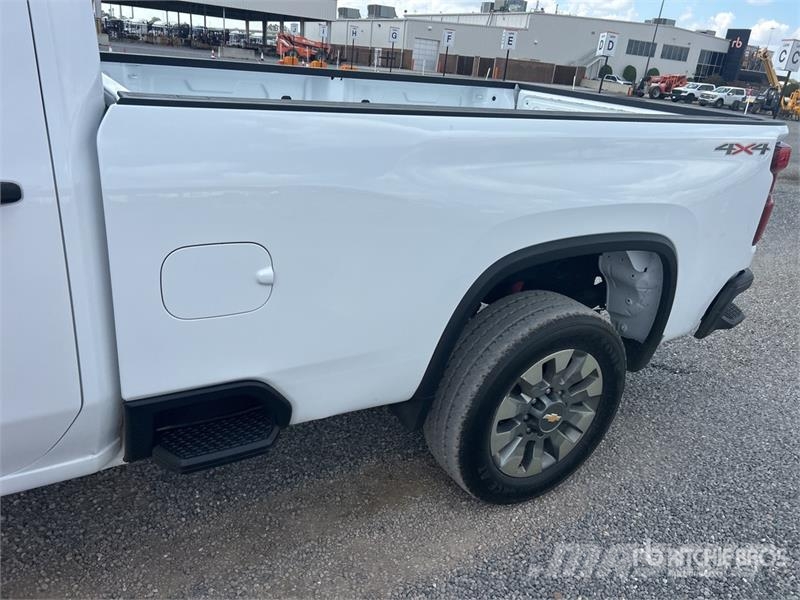 Chevrolet Silverado 2500 HD Z71 4x4 Dual Cab Pickup Övriga bilar