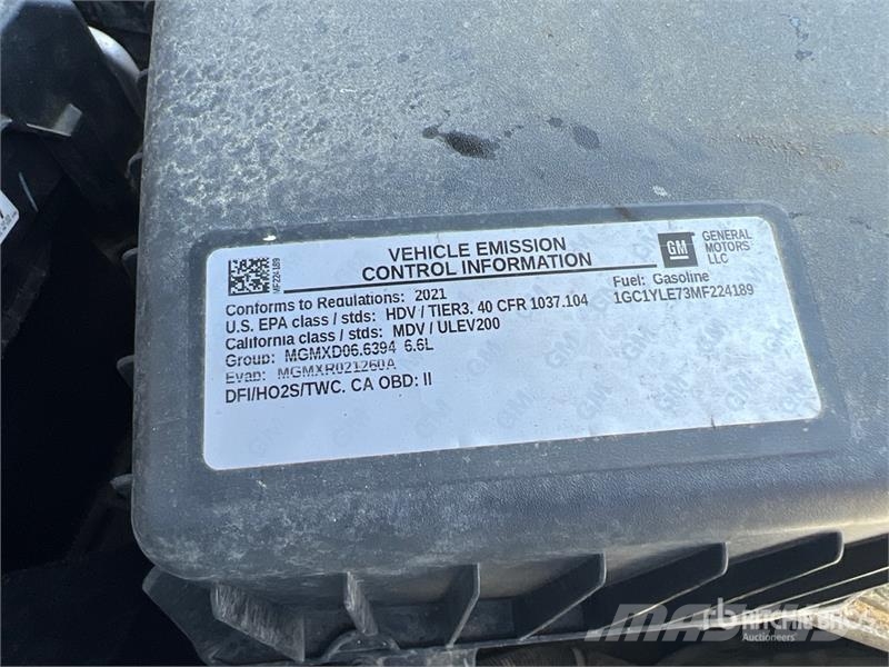 Chevrolet Silverado 2500HD 4x4 Crew Cab Pickup Otros