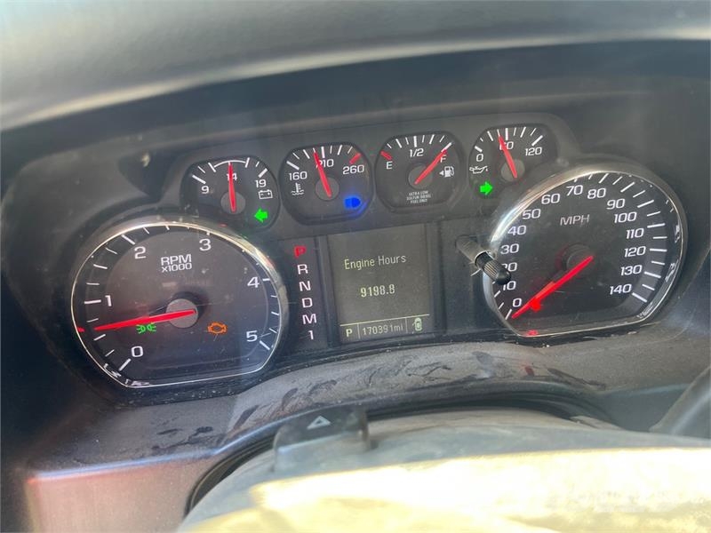 Chevrolet Silverado 2500HD Tovornjaki s kesonom/platojem