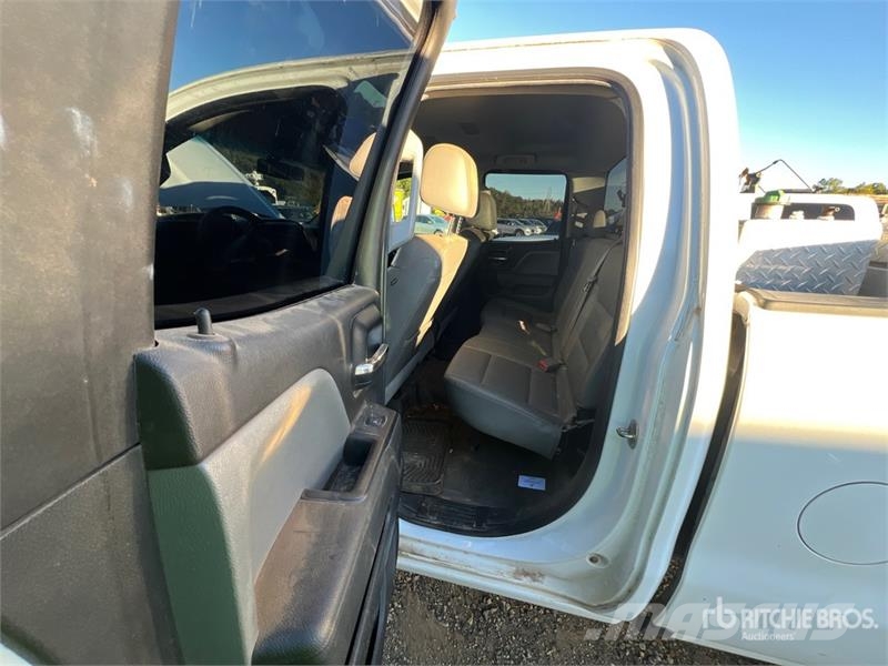 Chevrolet Silverado 2500HD 4x4 Crew Cab Pickup 其他