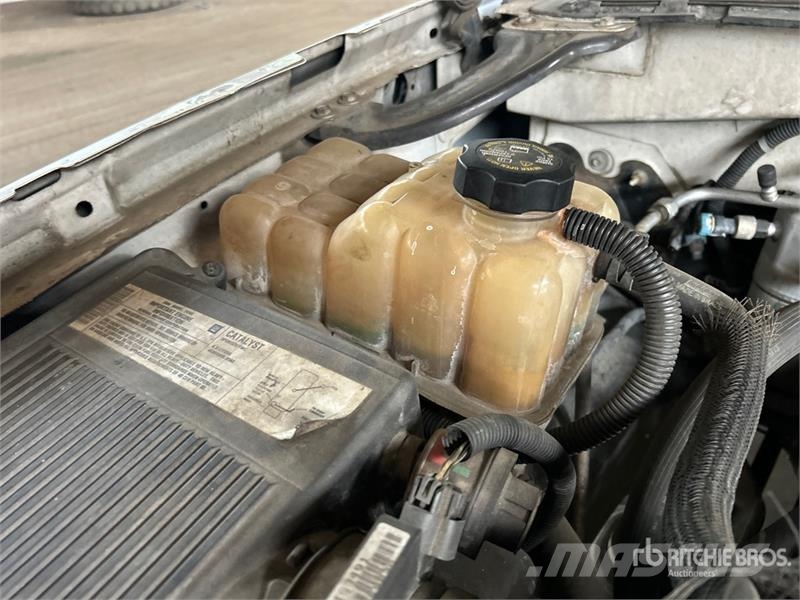 Chevrolet Silverado 2500 4x2 Pickup Diger