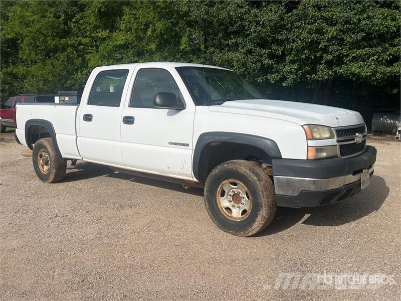 Chevrolet Silverado 2500HD 4x2 Crew Cab Pickup Altele