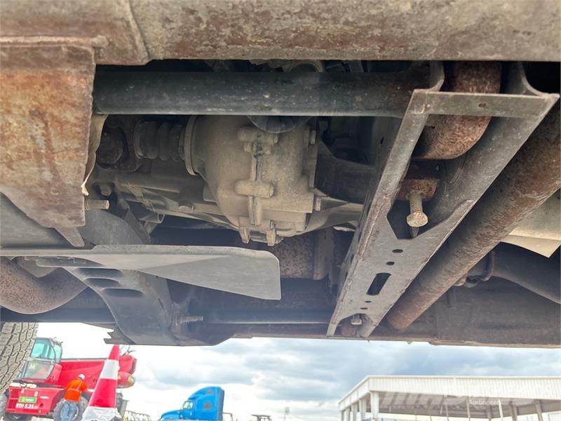 Chevrolet Silverado 2500 4x4 Crew Cab Pickup その他