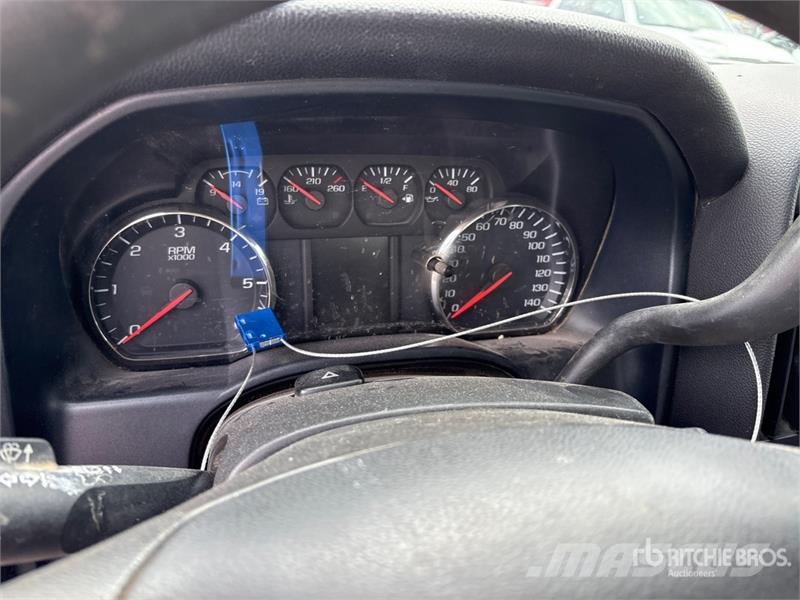 Chevrolet Silverado 2500 4x2 Crew Cab Pickup Další