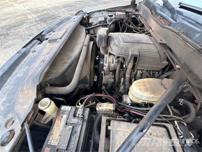 Chevrolet Silverado 2500HD 4x2 Crew Cab Pickup Прочие фургоны