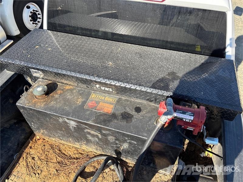 Chevrolet Silverado 2500 HD Custom 4x4 Crew Cab Pickup أخرى