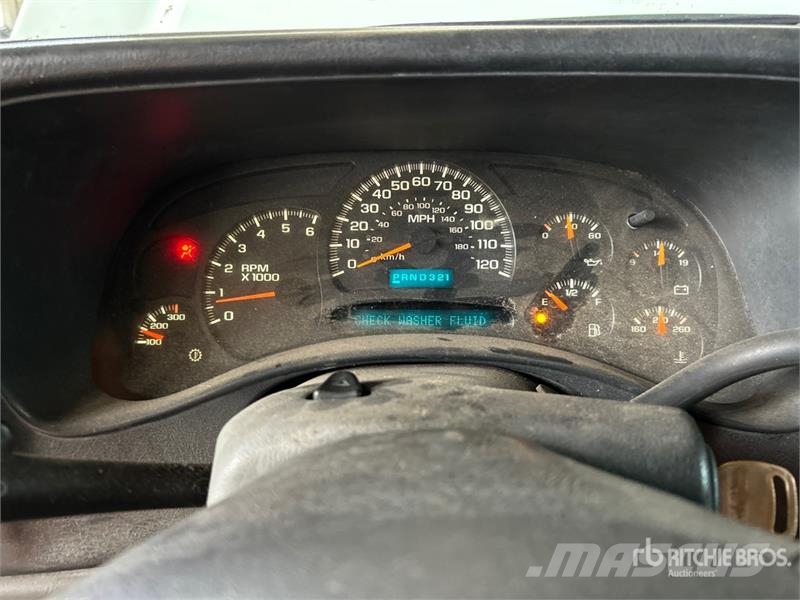 Chevrolet Silverado 2500 4x2 Pickup Diger