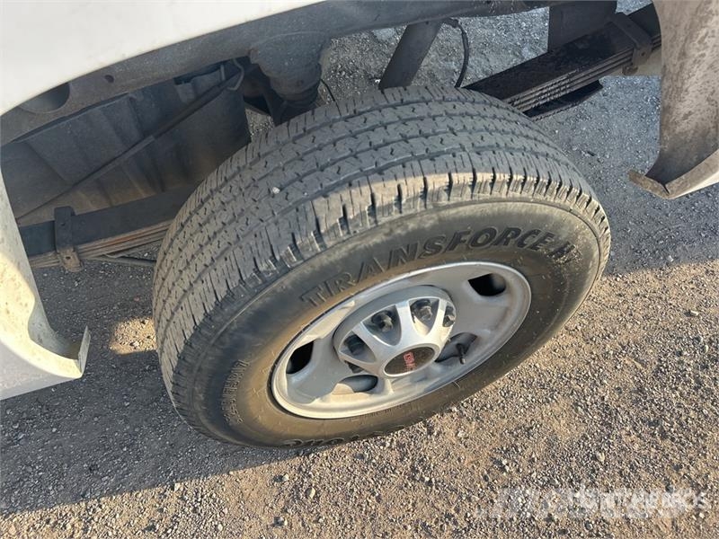 Chevrolet Silverado 2500 HD 4x2 Crew Cab Pickup 其他