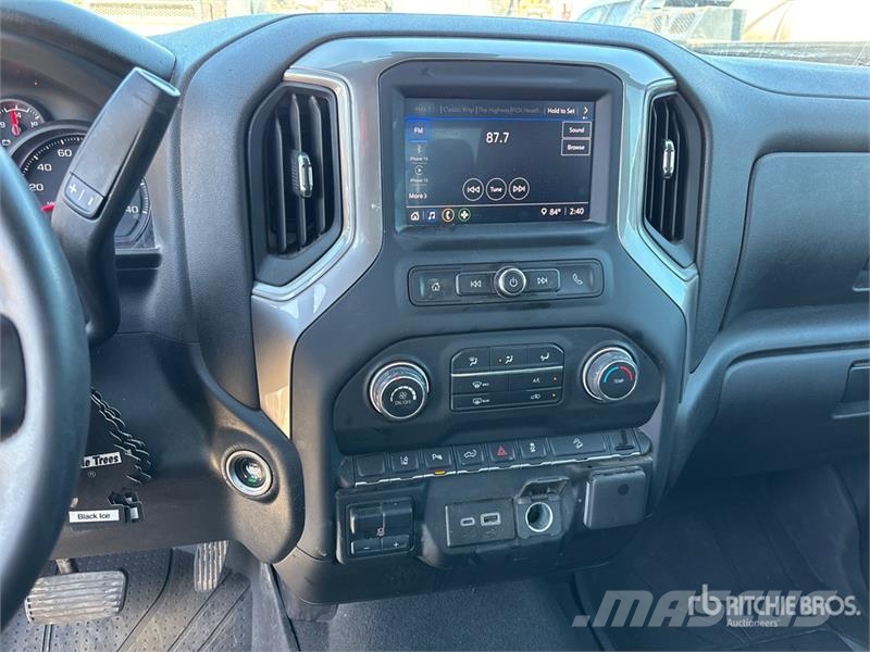 Chevrolet Silverado 2500 HD Custom 4x4 Crew Cab Pickup Furgoni altro