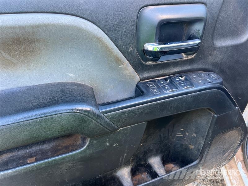 Chevrolet Silverado 2500HD 4x4 Crew Cab Pickup 其他