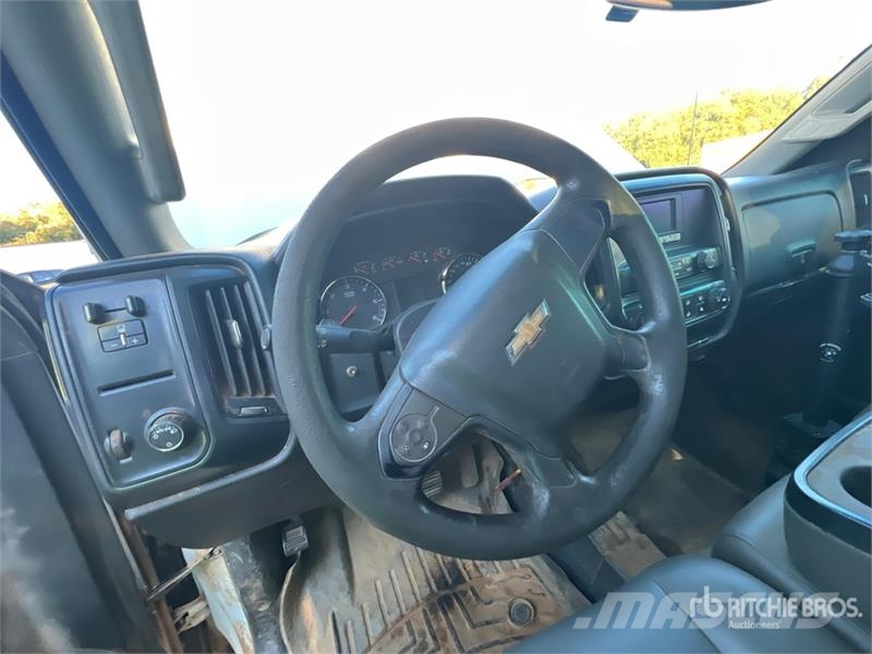 Chevrolet Silverado 2500HD 4x4 Crew Cab Pickup 其他