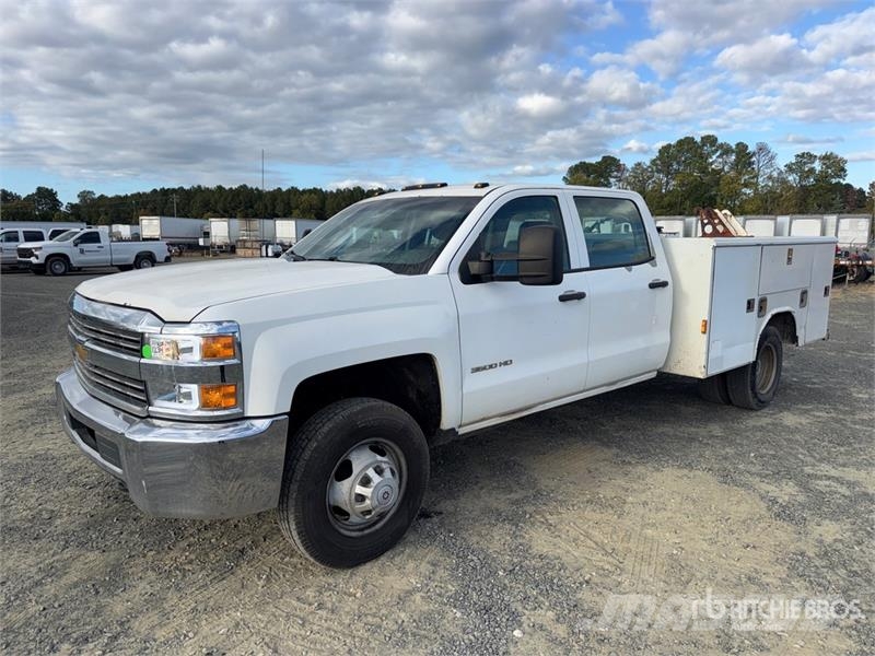 Chevrolet Silverado 2500HD 4x2 Crew Cab Utility Truck Vieglais kravas automobilis/izkraušana no sāniem