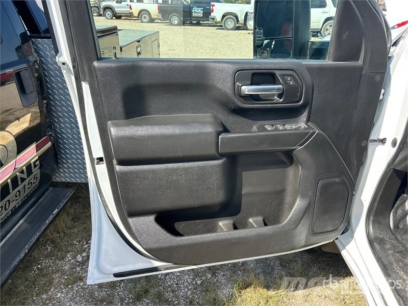 Chevrolet Silverado 2500 HD 4x4 Crew Cab Pickup (Inoperable) Citi