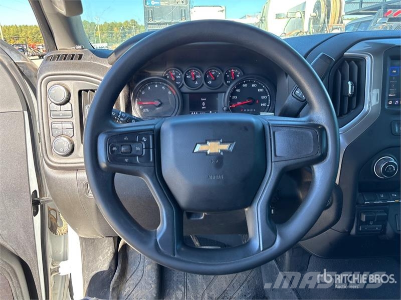 Chevrolet Silverado 2500 HD Custom 4x4 Crew Cab Pickup Furgoni altro