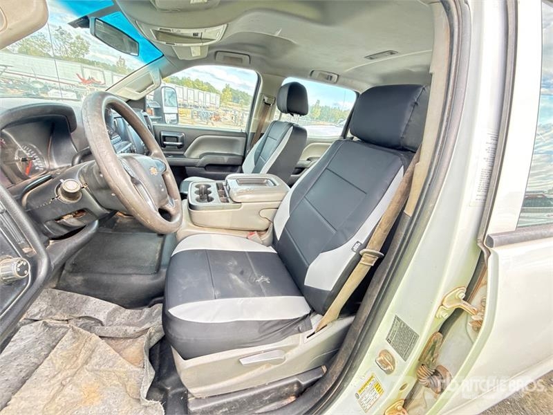 Chevrolet Silverado 2500HD 4x2 Crew Cab Utility Truck Vieglais kravas automobilis/izkraušana no sāniem