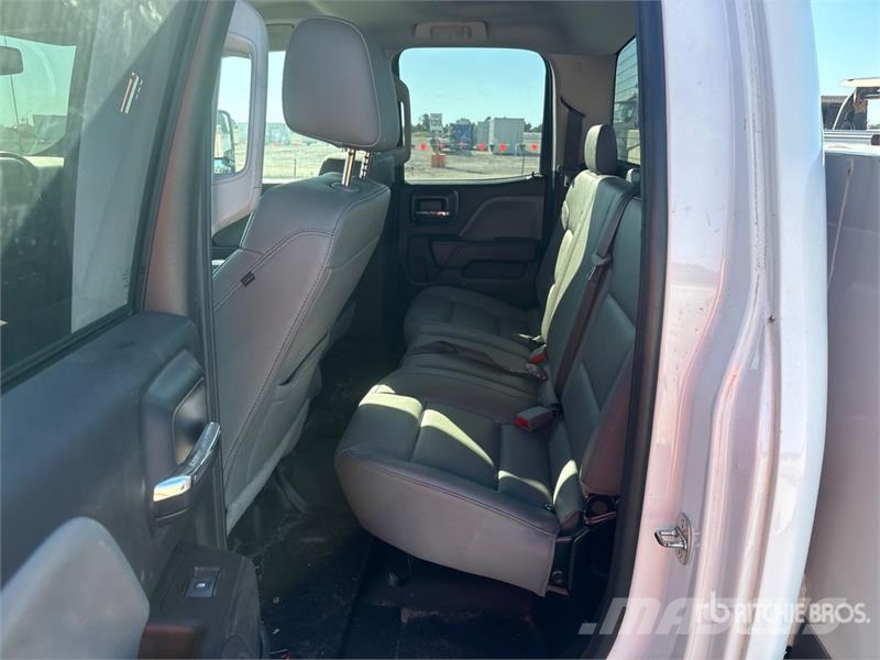 Chevrolet Silverado 2500HD 4x2 Extended Cab Utility Truck Pick up/Platou