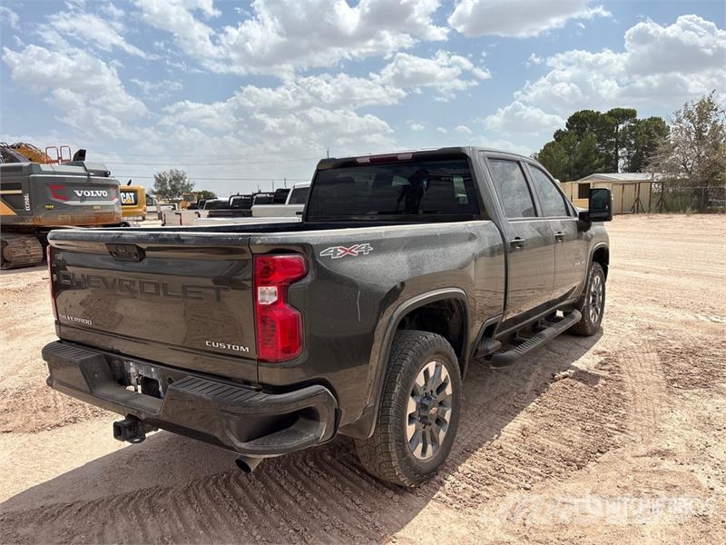 Chevrolet Silverado 2500 Custom 4x4 Crew Cab Pickup Other