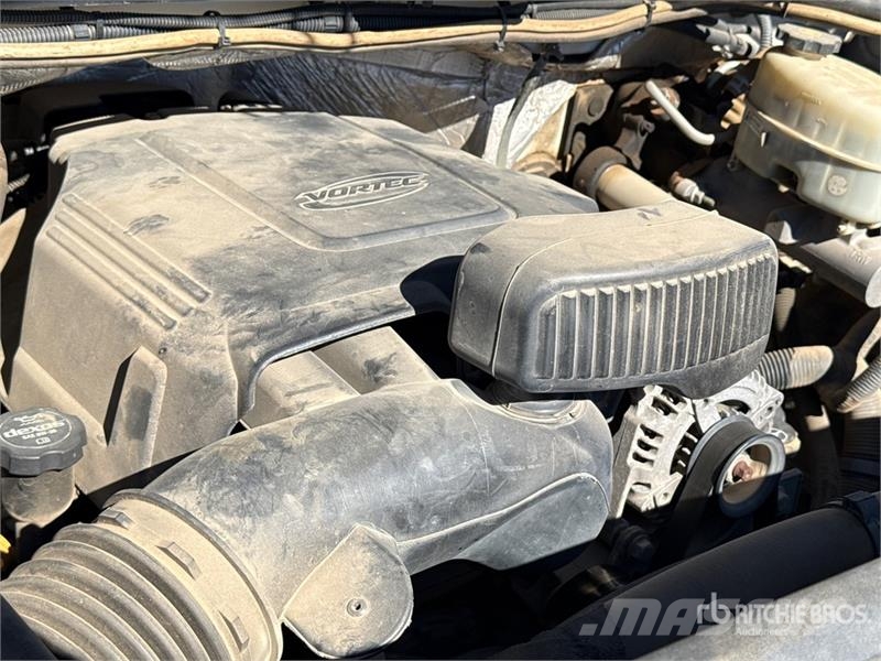Chevrolet Silverado 2500HD HD 4x2 Crew Cab 100 gallon fuel t Utilitaire benne