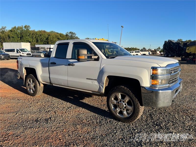Chevrolet Silverado 2500HD 4x4 Crew Cab Pickup 其他