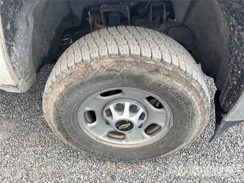 Chevrolet Silverado 2500 4x4 Crew Cab Pickup その他