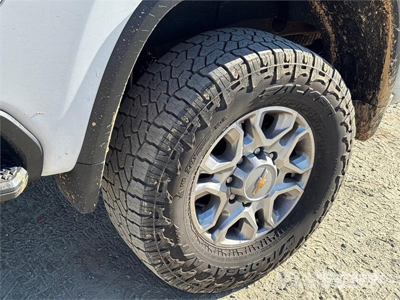 Chevrolet Silverado 2500 HD LTZ 4x4 Crew Cab Pickup Otros