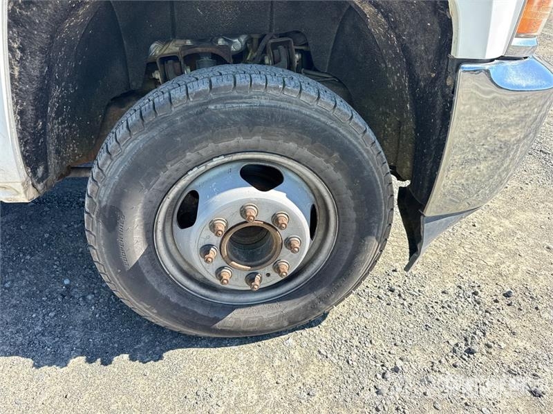 Chevrolet Silverado 2500HD HD 4x2 Crew Cab 100 gallon fuel t Utilitaire benne