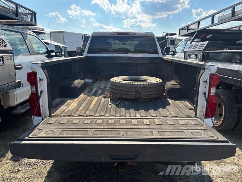 Chevrolet Silverado 2500HD LT 4x4 Crew Cab Pickup Drugi