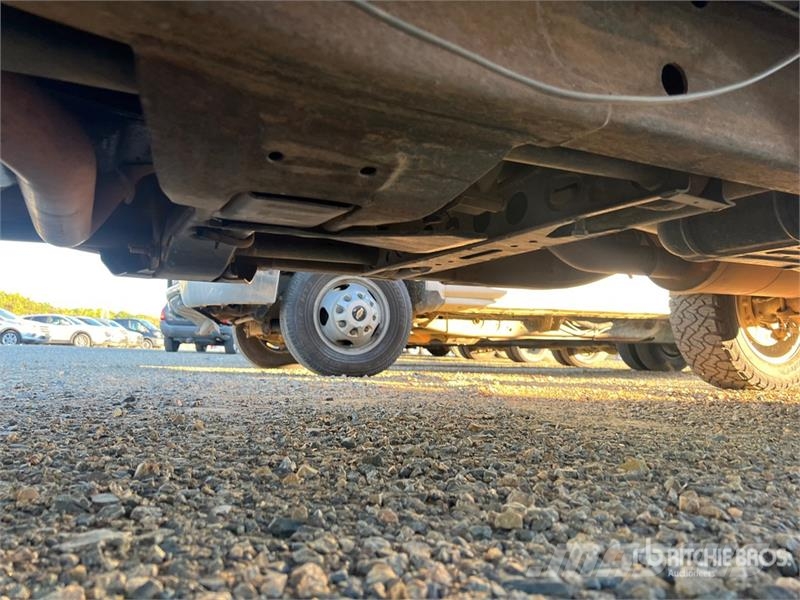 Chevrolet Silverado 2500HD 4x4 Crew Cab Pickup 其他