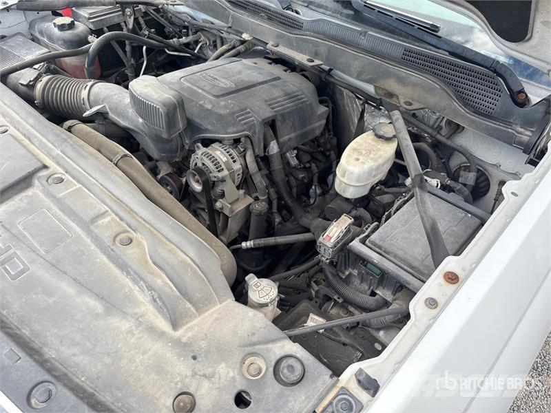 Chevrolet Silverado 2500 4x4 Crew Cab Pickup その他