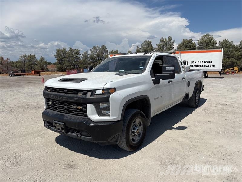Chevrolet Silverado 2500 HD 4x2 Crew Cab Pickup Diger