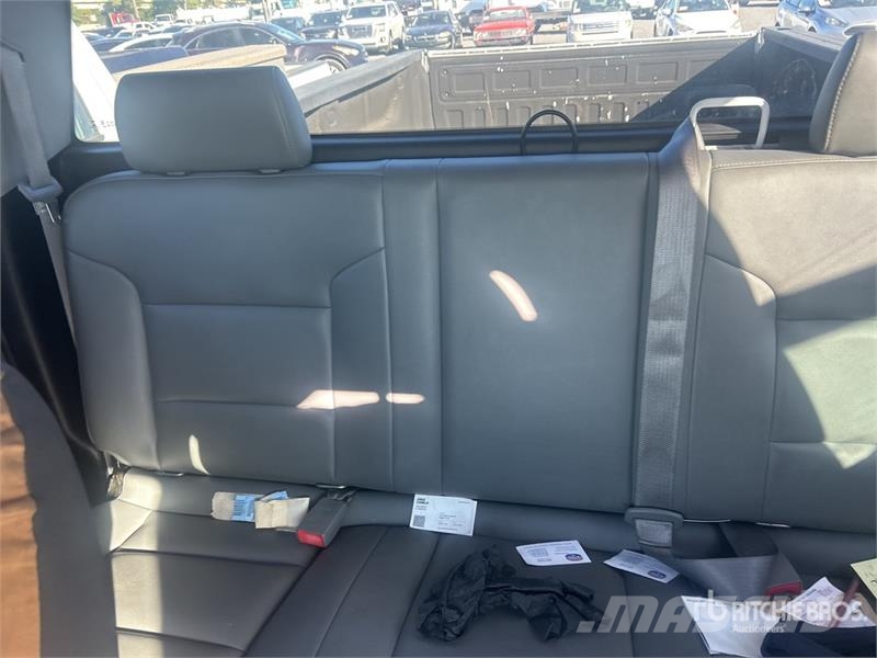 Chevrolet Silverado 2500 HD 4x2 Dual Cab Pickup (Inoperable) 其他