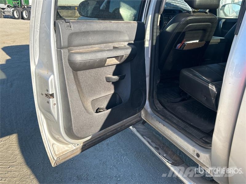 Chevrolet Silverado 2500HD 4x2 Crew Cab Pickup Other