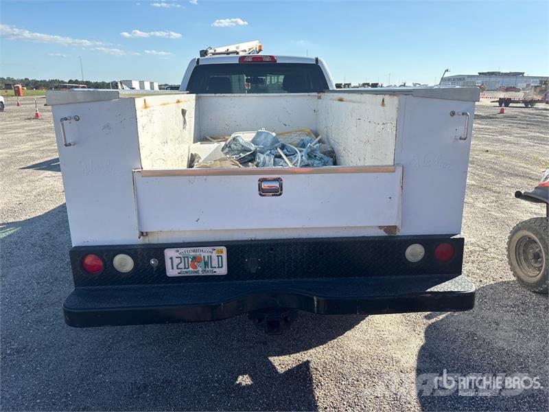 Chevrolet Silverado 2500HD 4x2 Extended Cab Utility Truck Pick up/Platou