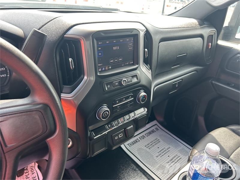 Chevrolet Silverado 2500 HD Z71 4x4 Dual Cab Pickup Övriga bilar